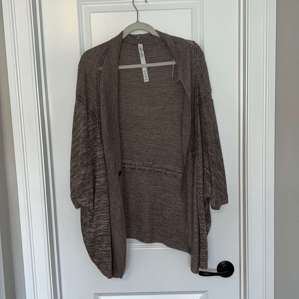 LULULEMON Light brown wrap sweater! Size XS/S